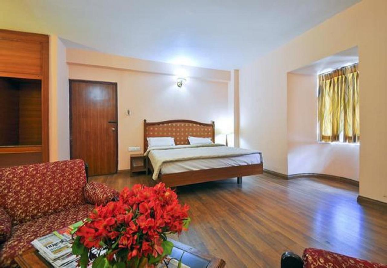 Hotel Blue Bird Ooty Kültér fotó