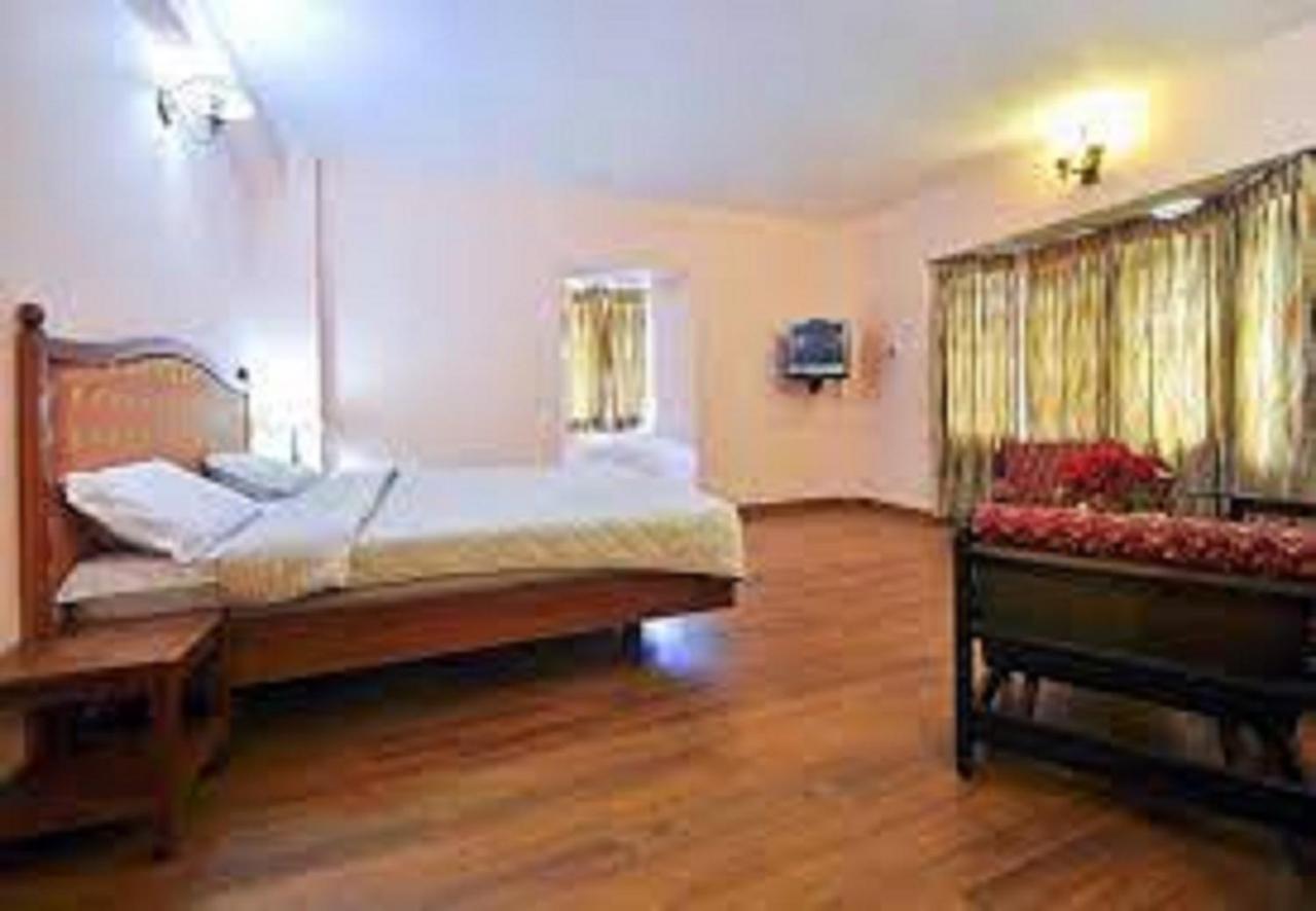Hotel Blue Bird Ooty Kültér fotó