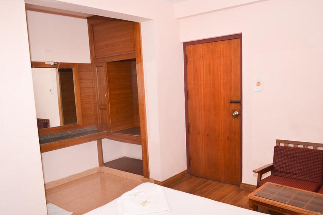 Hotel Blue Bird Ooty Kültér fotó