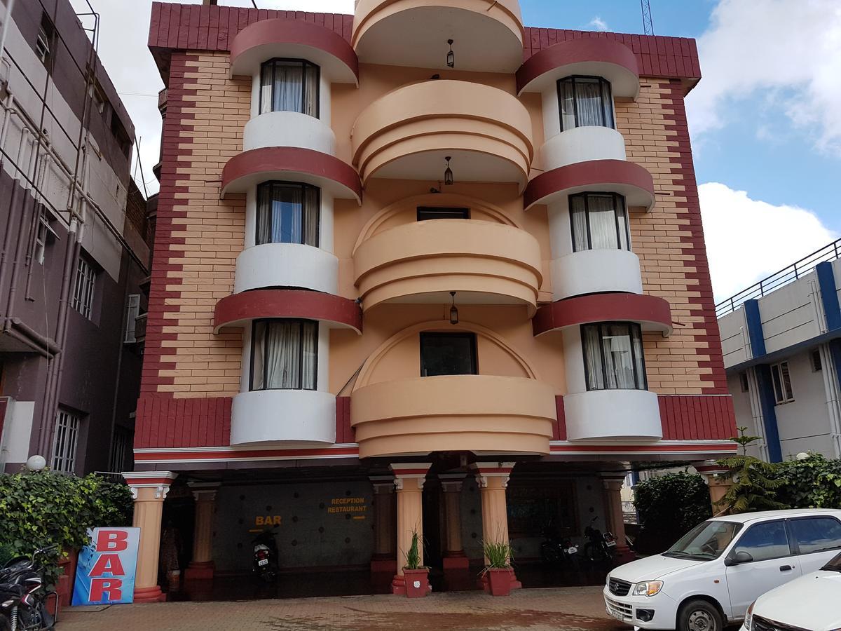 Hotel Blue Bird Ooty Kültér fotó