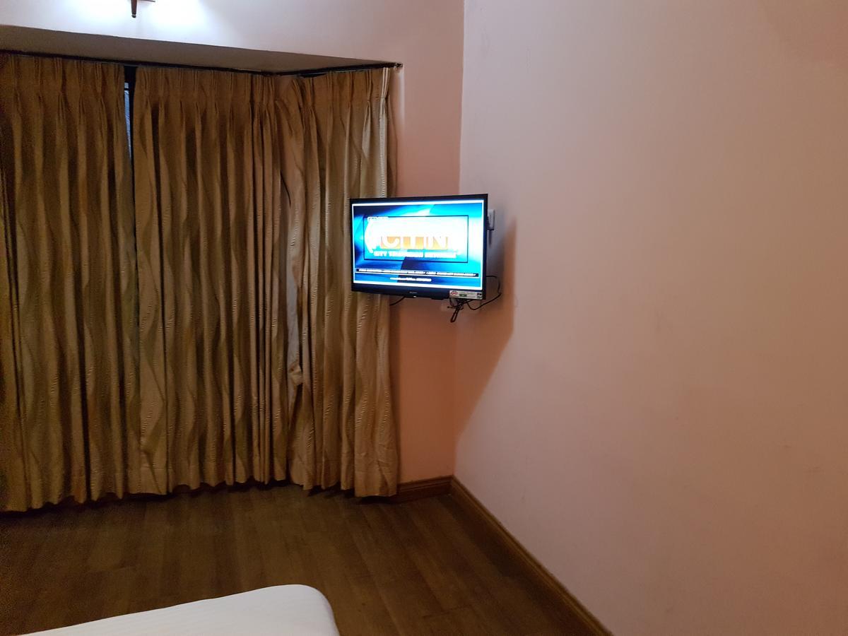 Hotel Blue Bird Ooty Kültér fotó