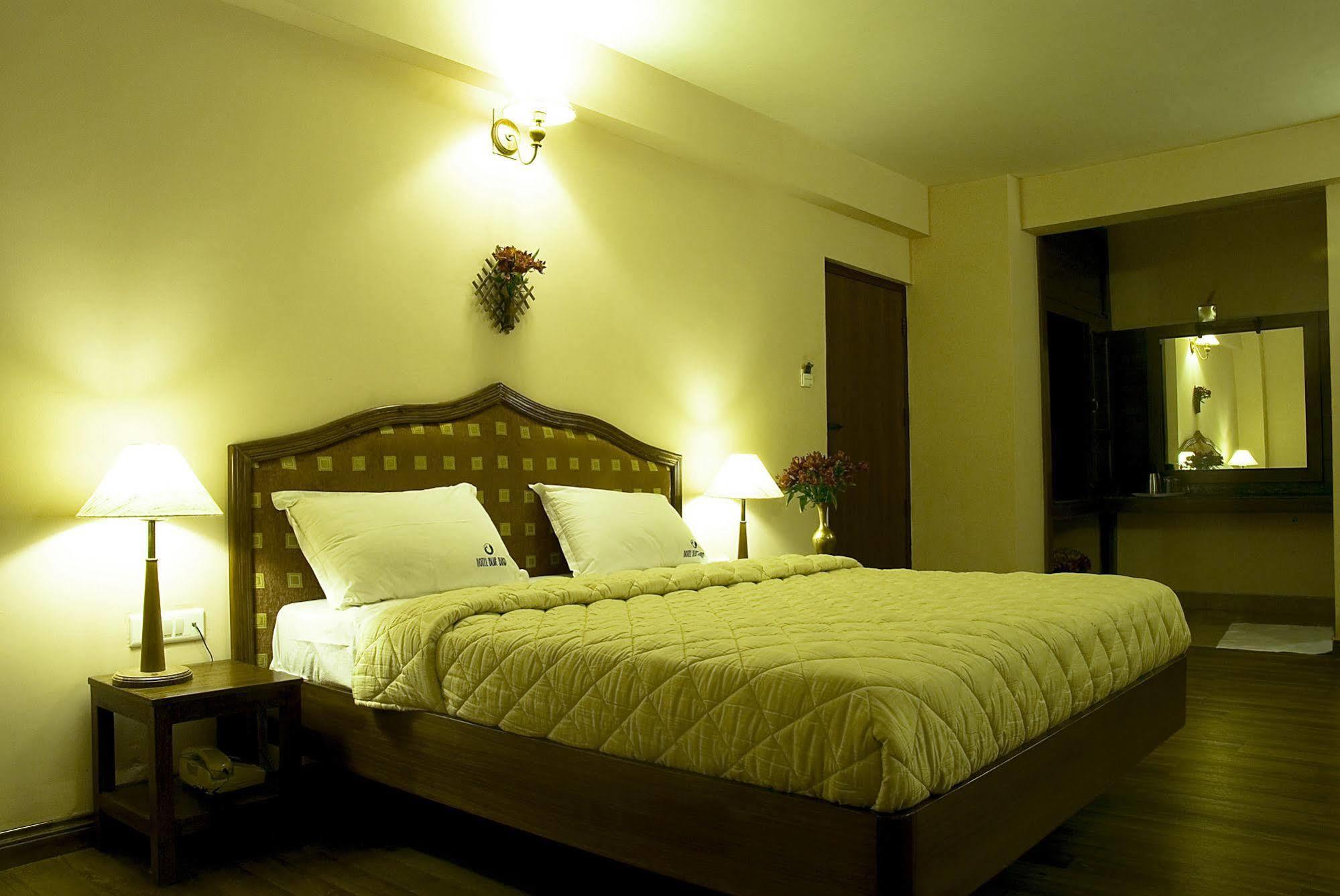 Hotel Blue Bird Ooty Kültér fotó