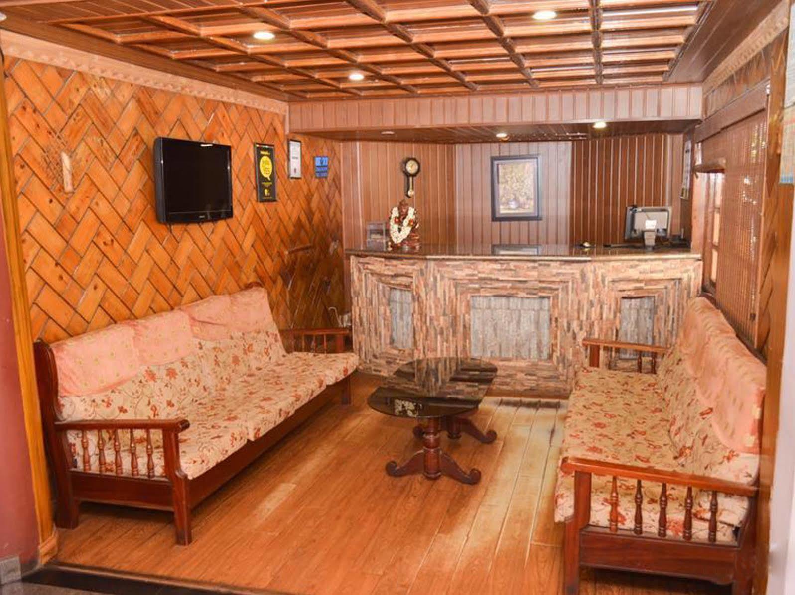 Hotel Blue Bird Ooty Kültér fotó